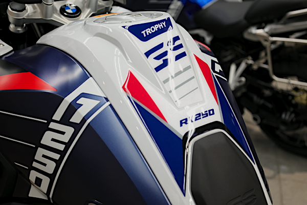 B02BMWR1250GSTROPHY.TTP