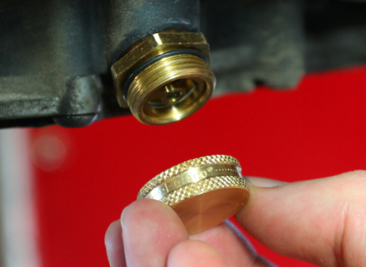 コンパクトプラグ