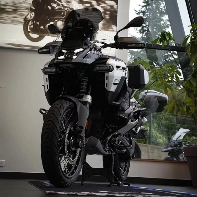BMW_R1300GS_GSA_STDWS_11
