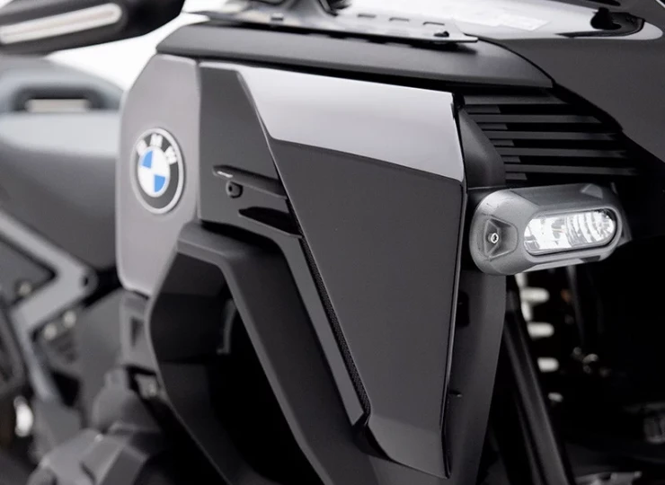 B04BMW13GSASIDESCOOPS