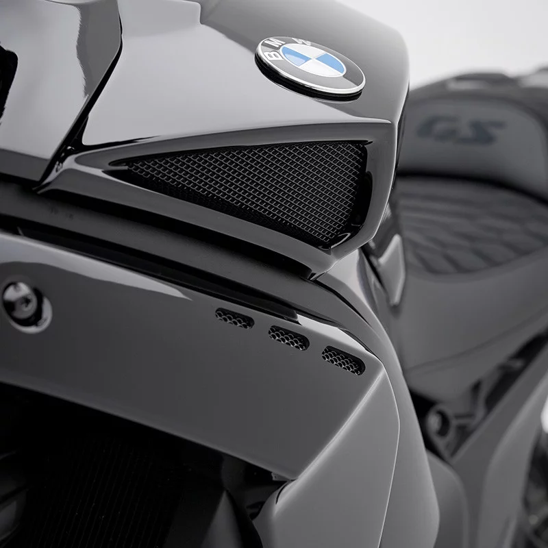fuel-tank-side-fairing-bmw-gs-1300-2024-bcd-design (4)