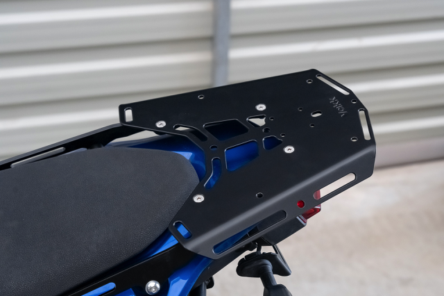 B27YAMAHAT7REARLUGGRACK