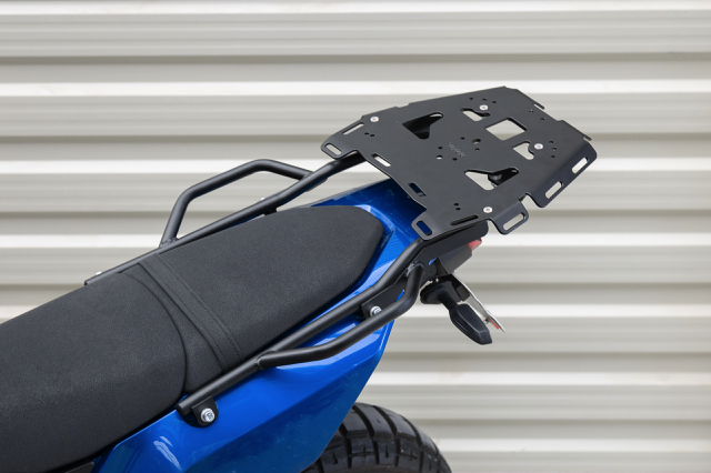 B27YAMAHAT7REARLUGGRACK2